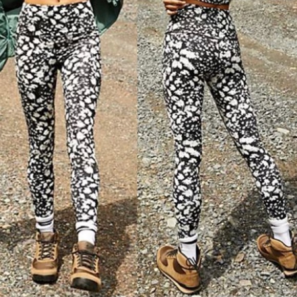 Free People Leggings - Lose Control Wrap Leggings New with Tags / Rare Find - Picture 3 of 8